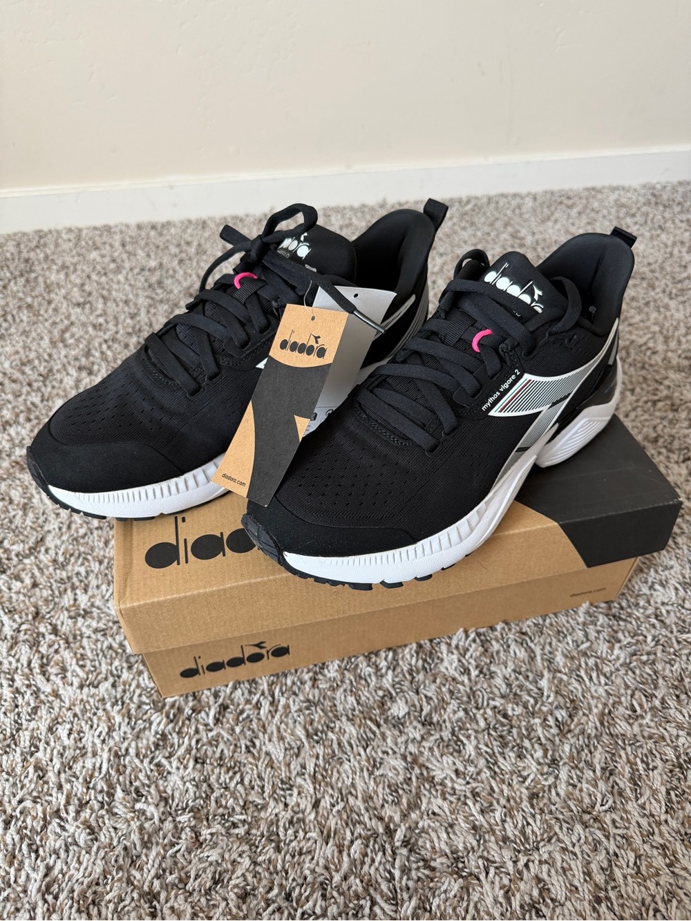 Diadora Mythos Vigore 2 Women’s Black and White Athletic Sneakers